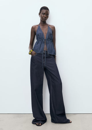Blusa Denim con Escote Pico Lazo.