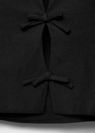 Blusa con Espalda Abierta Detalle de Lazos.