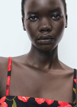 Blusa Crop con Estampado Floral.