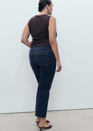Jeans Flare Talle Medio con Bolsillos.