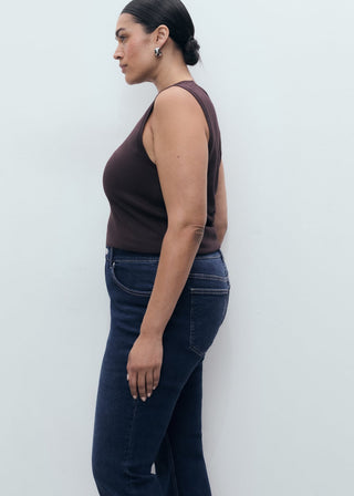 Jeans Flare Talle Medio con Bolsillos.