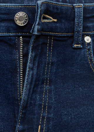 Jeans Flare Talle Medio con Bolsillos.
