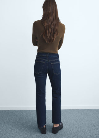 Jeans Flare Talle Medio con Bolsillos.