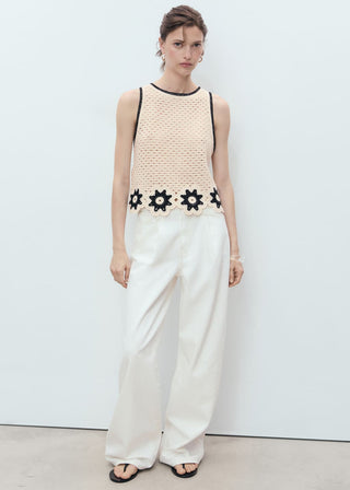 Blusa de Crochet con Detalle Floral