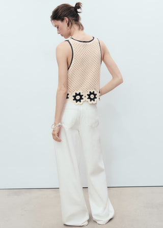 Blusa de Crochet con Detalle Floral