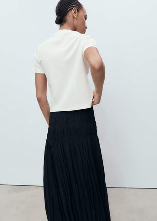 Camiseta Manga Corta con Bordado Floral