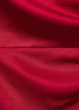 Vestido Satinado con Detalle Fruncido.