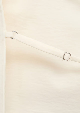 Blusa con Detalle de Espalda Abierta.