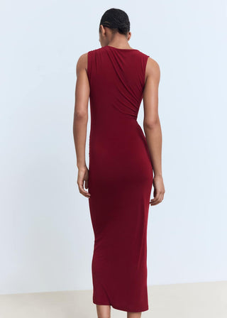 Vestido Drapeado con Detalle Joya.