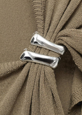 Blusa de Punto con Detalle Metálico.