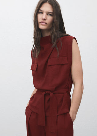 Blusa con Cuello Drapeado y Cinturón