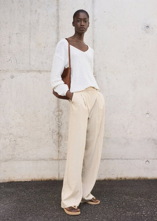 Pantalón Wide Leg con Detalle de Pinzas.