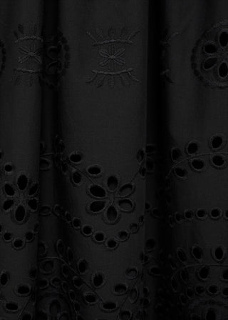 Vestido Combinado con Bordados Calados