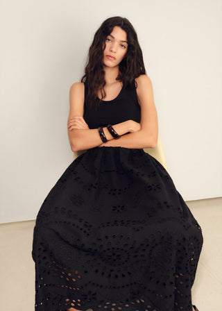 Vestido Combinado con Bordados Calados