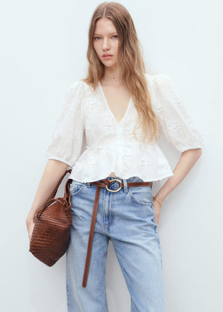 Blusa Manga Corta con Bordado Floral