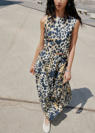 Blusa Crop con Estampado Animal Print.