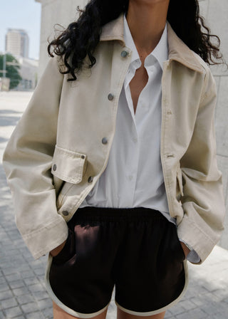 Short con Ribetes en Contraste.