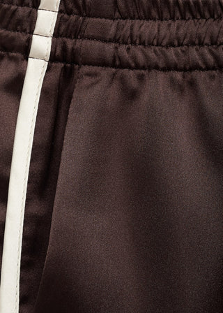 Short con Ribetes en Contraste.