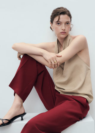 Pantalón Recto Talle Medio con Bolsillos.