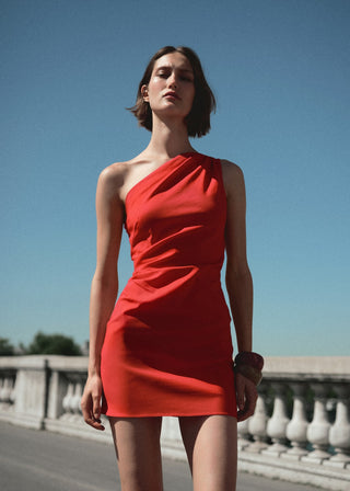 Vestido Corto Cuello Asimétrico