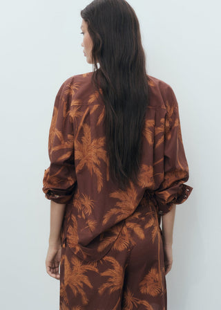 Camisa Manga Larga con Estampado de Palmeras.