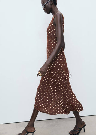 Vestido Cuello Redondo con Estampado de Puntos.