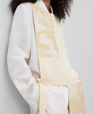 Chaleco Asimétrico con Tejido en Relieve