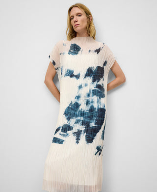 Vestido Cuello Alto de Crinkle con Estampado