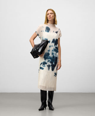 Vestido Cuello Alto de Crinkle con Estampado