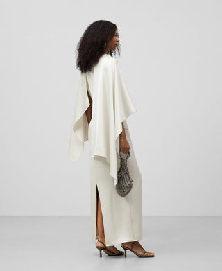 Vestido Largo con Chal Asimétrico