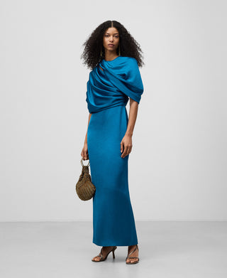 Vestido Largo con Escote Drapeado.