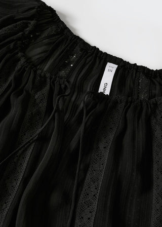 Blusa Manga Larga con Detalle Bordado