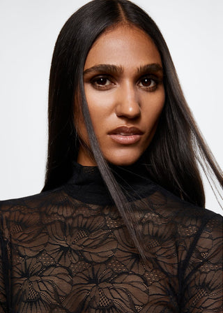 Camiseta Semitransparente con Encaje