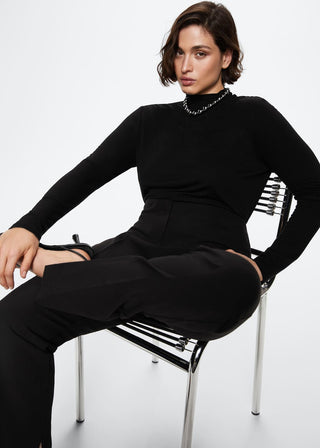 Pantalón Recto con Detalle de Aberturas