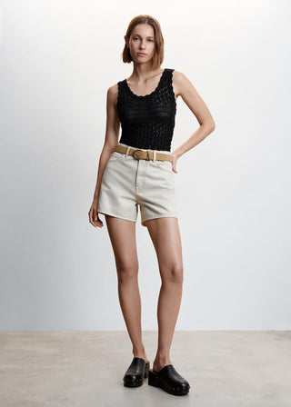 Blusa Entallada con Detalles Calados