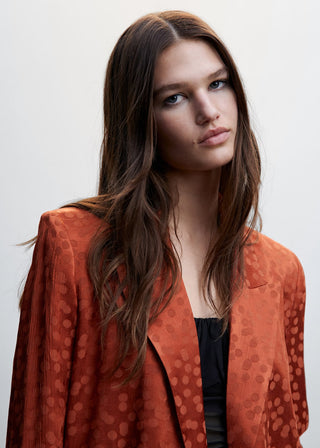 Blazer Satinada con Estampado de Puntos