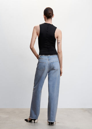 Blusa Entallada con Costuras Decorativas