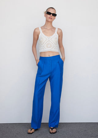 Pantalón Recto con Detalle de Pinzas