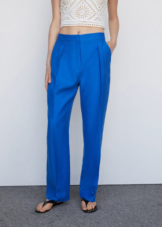 Pantalón Recto con Detalle de Pinzas