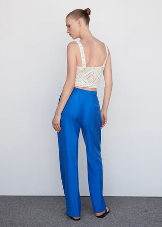 Pantalón Recto con Detalle de Pinzas