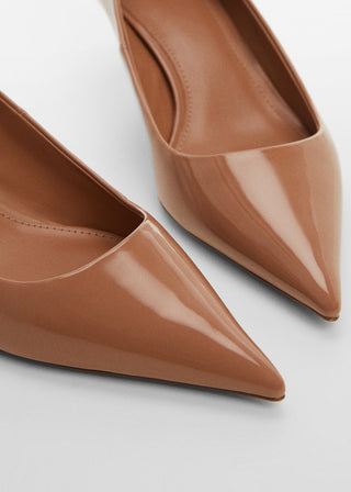 Zapato de Punta con Efecto Charol