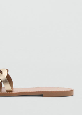 Sandalia de Piel con Tiras Entrelazadas