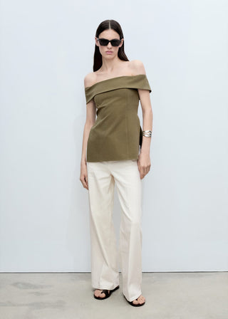 Blusa Entallada con Hombros descubiertos