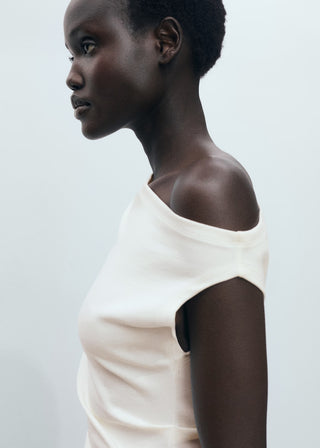 Blusa sin Mangas Corte Asimétrico