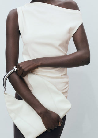 Blusa sin Mangas Corte Asimétrico