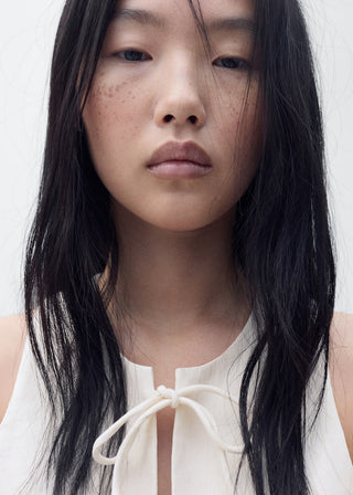 Blusa de Lino con Detalle de Lazos