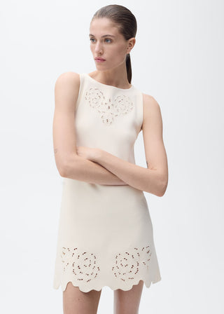 Vestido de Punto con Detalles Calados