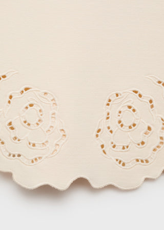 Vestido de Punto con Detalles Calados