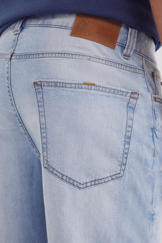 Short Denim con Detalle Dobladillo
