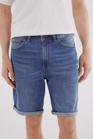 Short Denim con Detalle Dobladillo